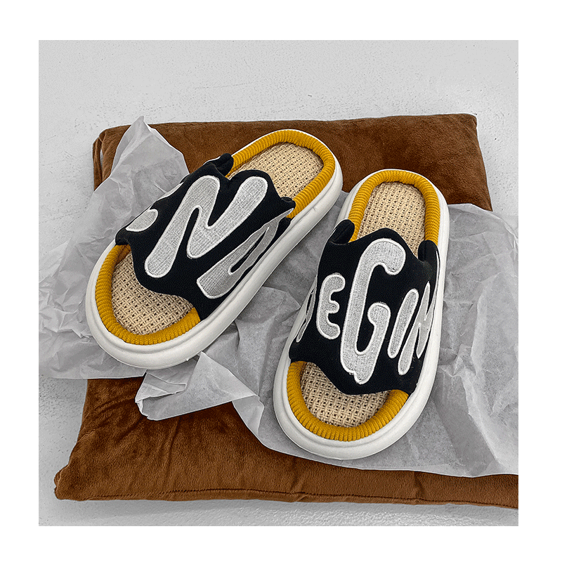 Men-Embroidery-Slippers-Black-02.png